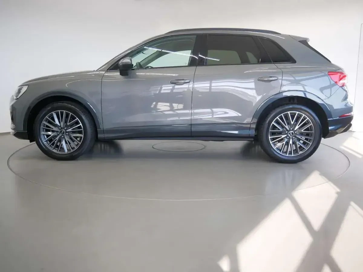 Gebraucht Audi Q3 Advanced 150 PS (110 kW) 2025 Chronosgrau metallic SUV