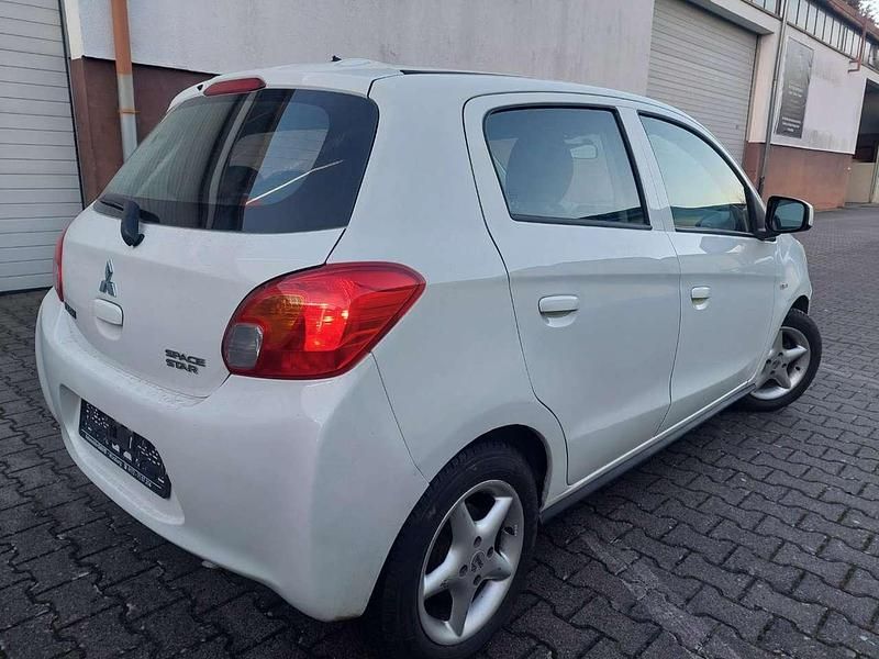 Gebraucht Mitsubishi Space Star Edition 71 PS (52 kW) 2016 Weiß Limousine