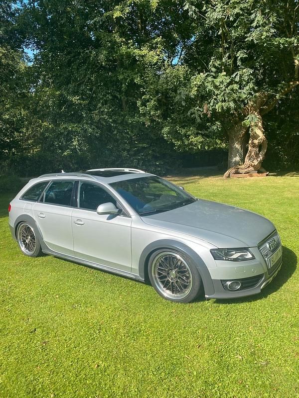 Silber Gebraucht 2011 Audi A4 Allroad Kombi | 6.700 € (Guter Preis) - Bild 1/4