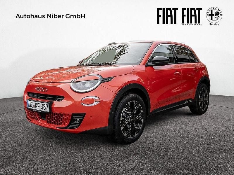 Gebraucht Fiat 600E La Prima 114 kW (156 PS) 2025 Rot Limousine