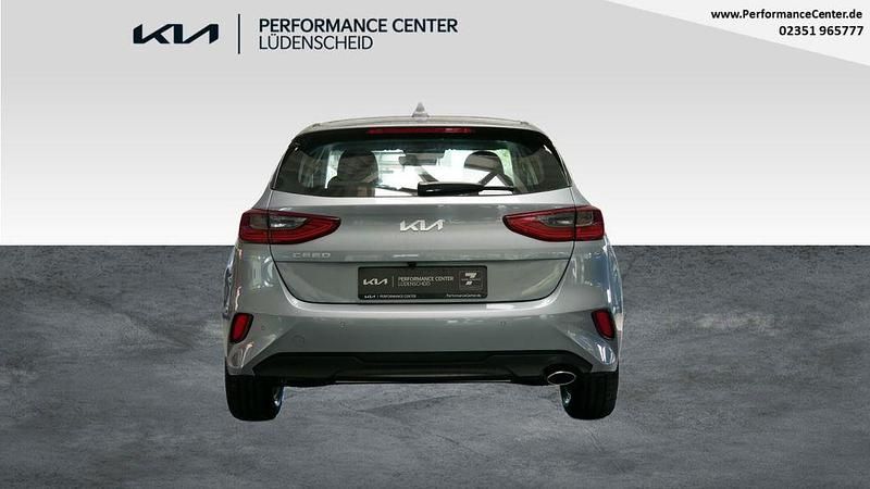 Gebraucht Kia Ceed Comfort 140 PS (102 kW) 2025 Silber Kleinwagen
