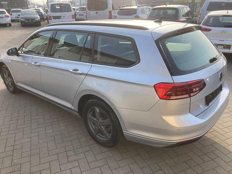 Gebraucht VW Passat Conceptline 150 PS (110 kW) 2022 Silber Kombi