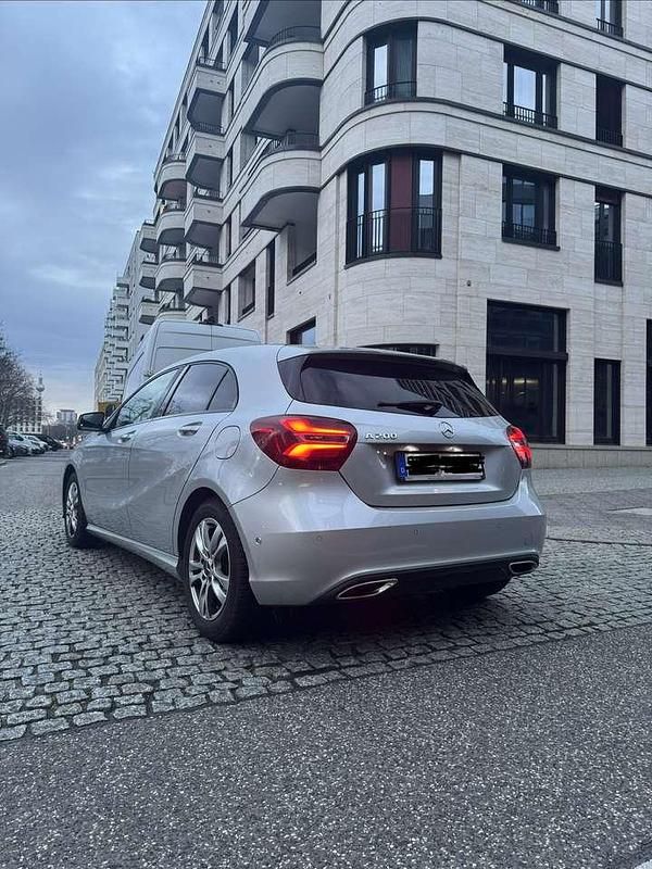 Gebraucht Mercedes A200 136 PS (100 kW) 2018 Silber Limousine