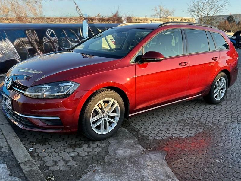 Rot Gebraucht 2019 VW Golf VII Kombi | 16.500 € (Fairer Preis) - Bild 1/4