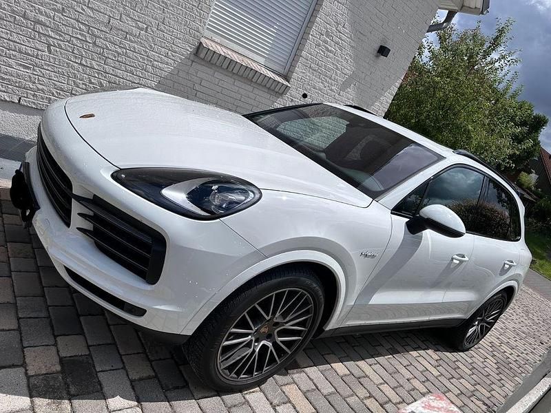 Gebraucht Porsche Cayenne Platinum Edition 462 PS (339 kW) 2022 Weiß SUV