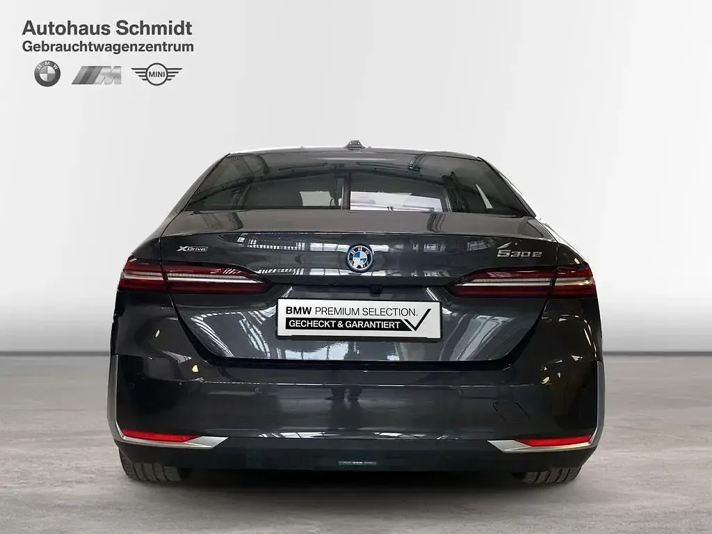 Gebraucht BMW 530e 190 PS (139 kW) 2025 Sophistograu brillanteffekt Limousine
