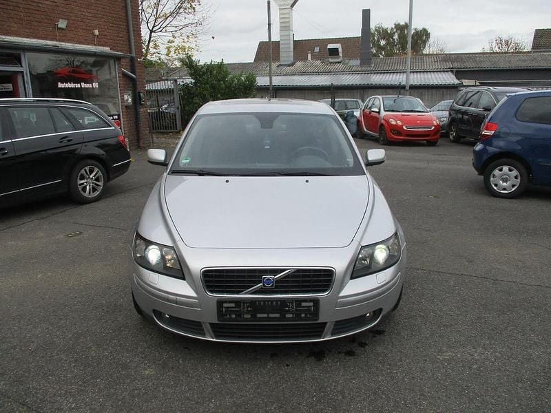 Silber Gebraucht 2004 Volvo S40 Summum Limousine | 1.900 € (Superpreis) - Bild 1/4