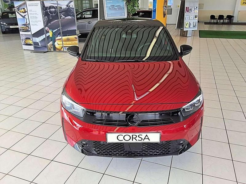 Gebraucht Opel Corsa 101 PS (74 kW) 2024 Chilirot / dach schwarz Kleinwagen