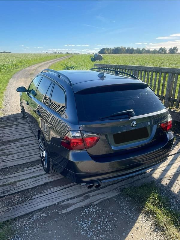 Gebraucht BMW 330 Shadowline 258 PS (189 kW) 2005 Grau Kombi