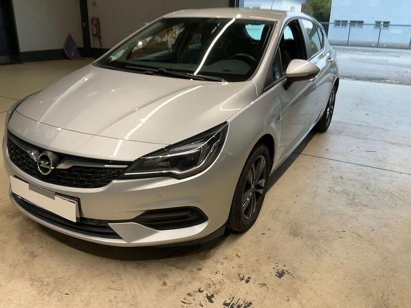 Silber Gebraucht 2020 Opel Astra Edition Limousine | 11.950 € (Fairer Preis) - Bild 1/4