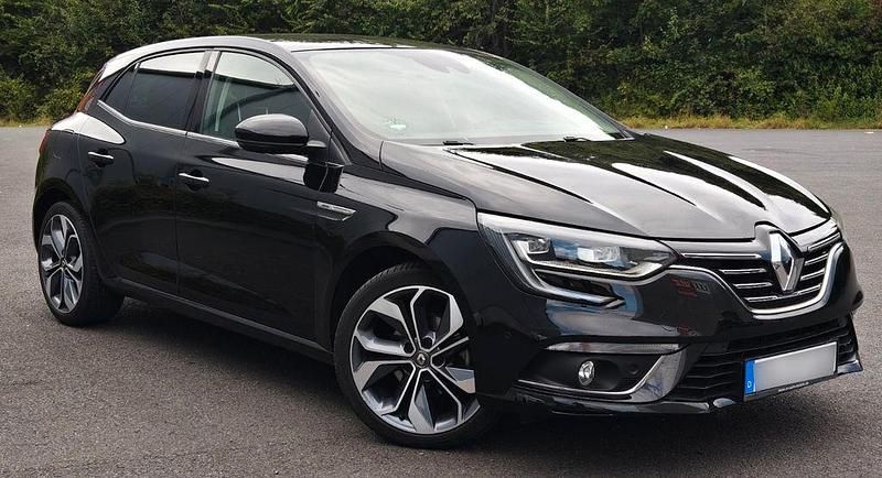 Schwarz Gebraucht 2018 Renault Mégane IV Bose Edition Limousine | 15.400 € (Fairer Preis) - Bild 1/4