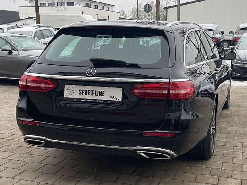 Gebraucht Mercedes E400 330 PS (242 kW) 2022 Schwarz Limousine