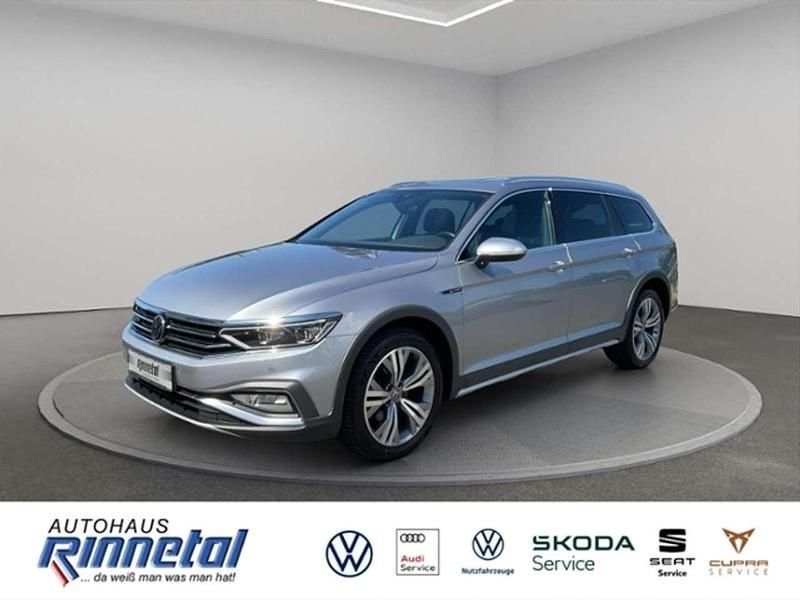 Silber Gebraucht 2022 VW Passat Alltrack Kombi | 31.880 € (Fairer Preis) - Bild 1/4