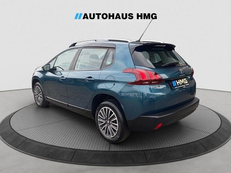 Gebraucht Peugeot 2008 Active 82 PS (60 kW) 2018 Emerald crystal SUV