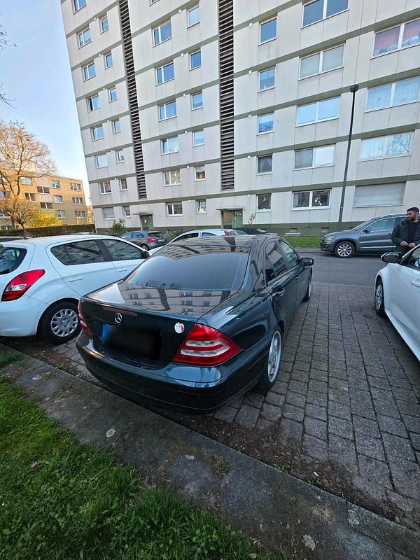 Gebraucht Mercedes C180 143 PS (105 kW) 2002 Schwarz Limousine
