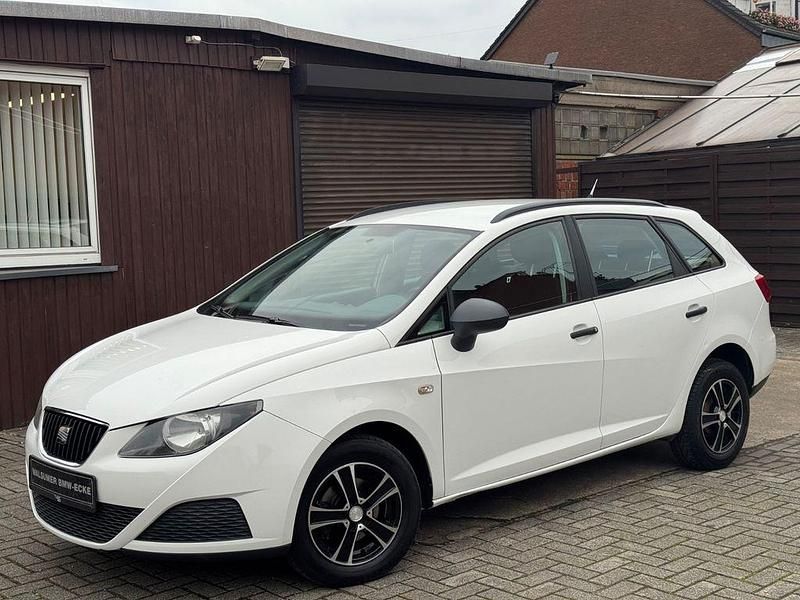 Weiß Gebraucht 2011 Seat Ibiza Reference Limousine | 1.999 € (Guter Preis) - Bild 1/4