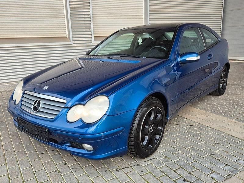 Blau Gebraucht 2002 Mercedes C200 Coupé | 2.499 € (Fairer Preis) - Bild 1/4