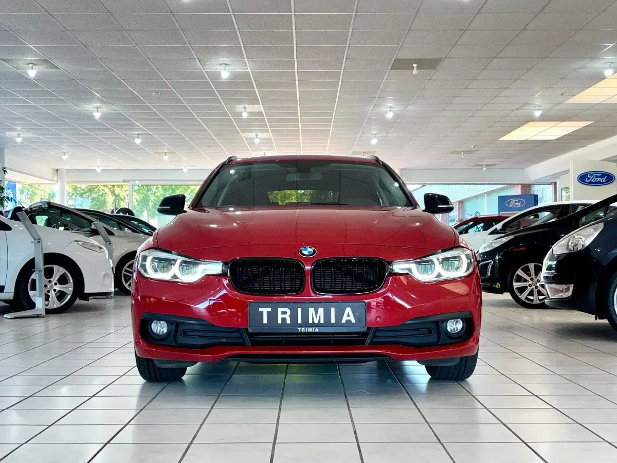 Gebraucht BMW 320 190 PS (139 kW) 2017 Rot Kombi