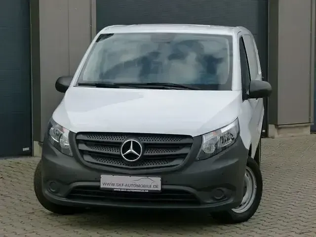 Gebraucht Mercedes Vito 250 PS (183 kW) 2022 Weiß Van