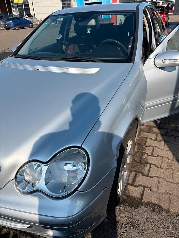 Gebraucht Mercedes C180 142 PS (104 kW) 2007 Silber Limousine