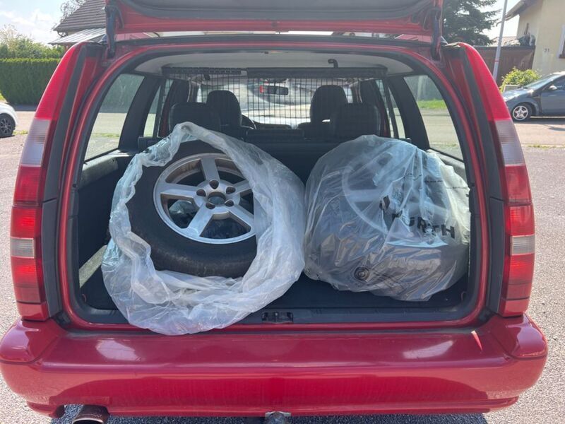 Gebraucht Volvo V70 144 PS (105 kW) 1999 Rot Kombi