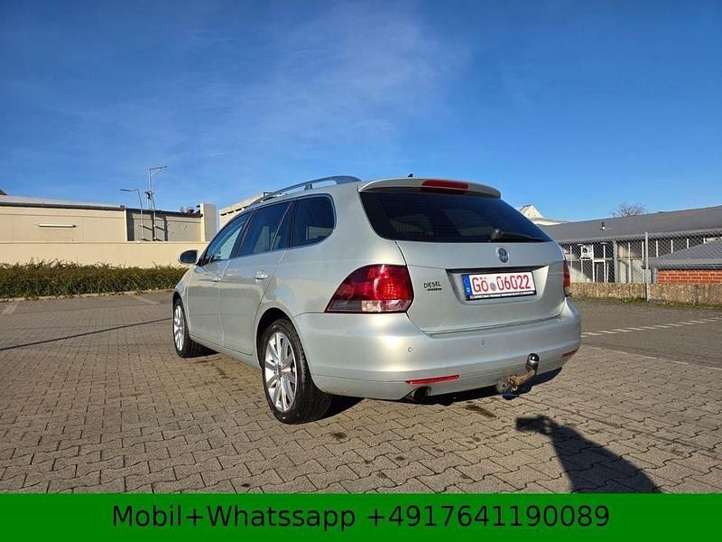 Gebraucht VW Golf VI Highline 105 PS (77 kW) 2011 Gold Kleinwagen