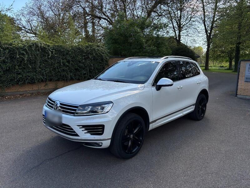 Weiß Gebraucht 2017 VW Touareg R-line SUV | 26.999 € (Etwas zu teuer) - Bild 1/4