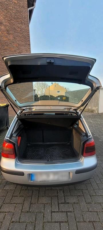 Gebraucht VW Golf IV 101 PS (74 kW) 2001 Silber Kleinwagen