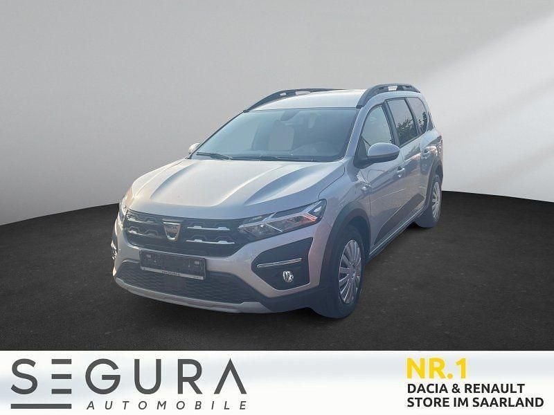 Mondsteingrau Gebraucht 2022 Dacia Jogger Expression Limousine | 14.775 € - Bild 1/4