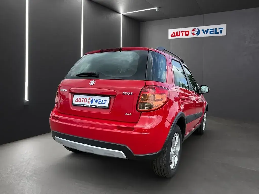Gebraucht Suzuki SX4 City+ 120 PS (88 kW) 2013 Rot Limousine