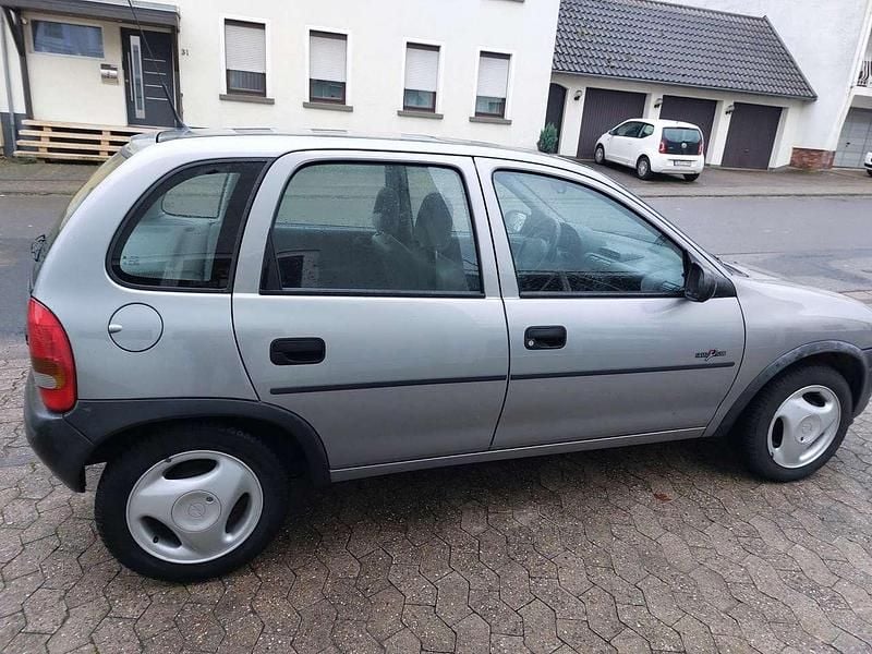 Gebraucht Opel Corsa 60 PS (44 kW) 1996 Grau Kombi