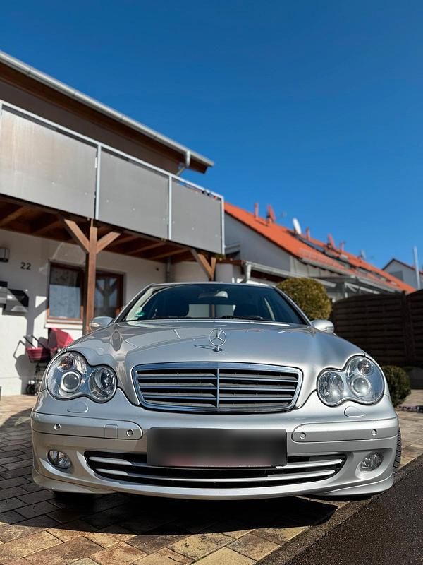 Gebraucht Mercedes C180 143 PS (105 kW) 2005 Silber Limousine