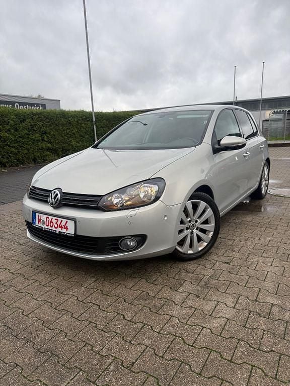 Silber Gebraucht 2011 VW Golf VI Team Limousine | 5.990 € (Fairer Preis) - Bild 1/4