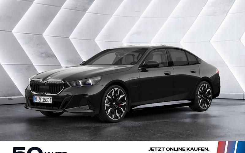 Neu BMW 550e 489 PS (359 kW) 2026 Schwarz Limousine