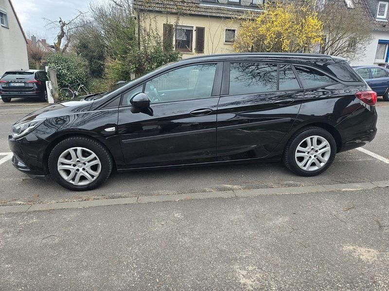 Gebraucht Opel Astra 95 PS (69 kW) 2016 Limousine