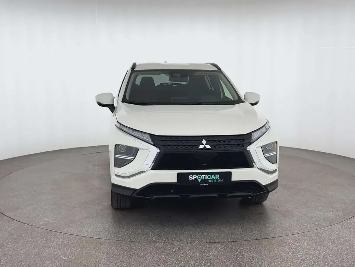 Gebraucht Mitsubishi Eclipse Cross Basis 188 PS (138 kW) 2022 Weiß SUV