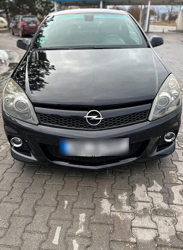 Gebraucht Opel Astra 116 PS (85 kW) 2009 Schwarz Coupé