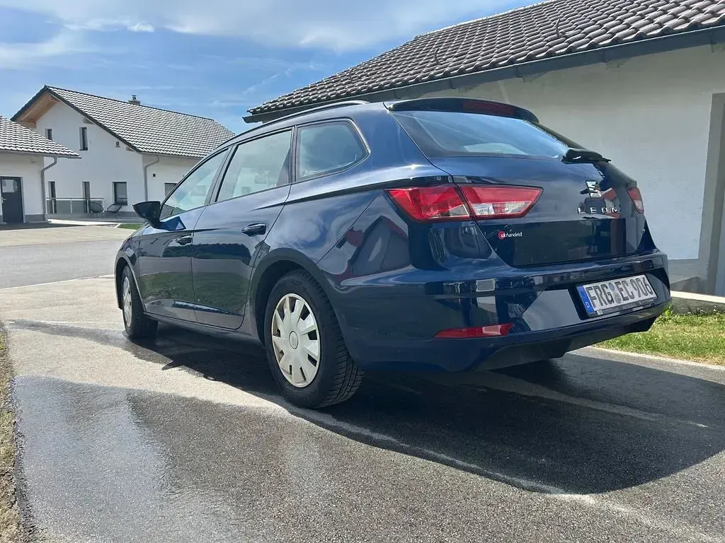 Używany Seat Leon ST Reference 110 KM (80 kW) 2017 Niebieski Kombi