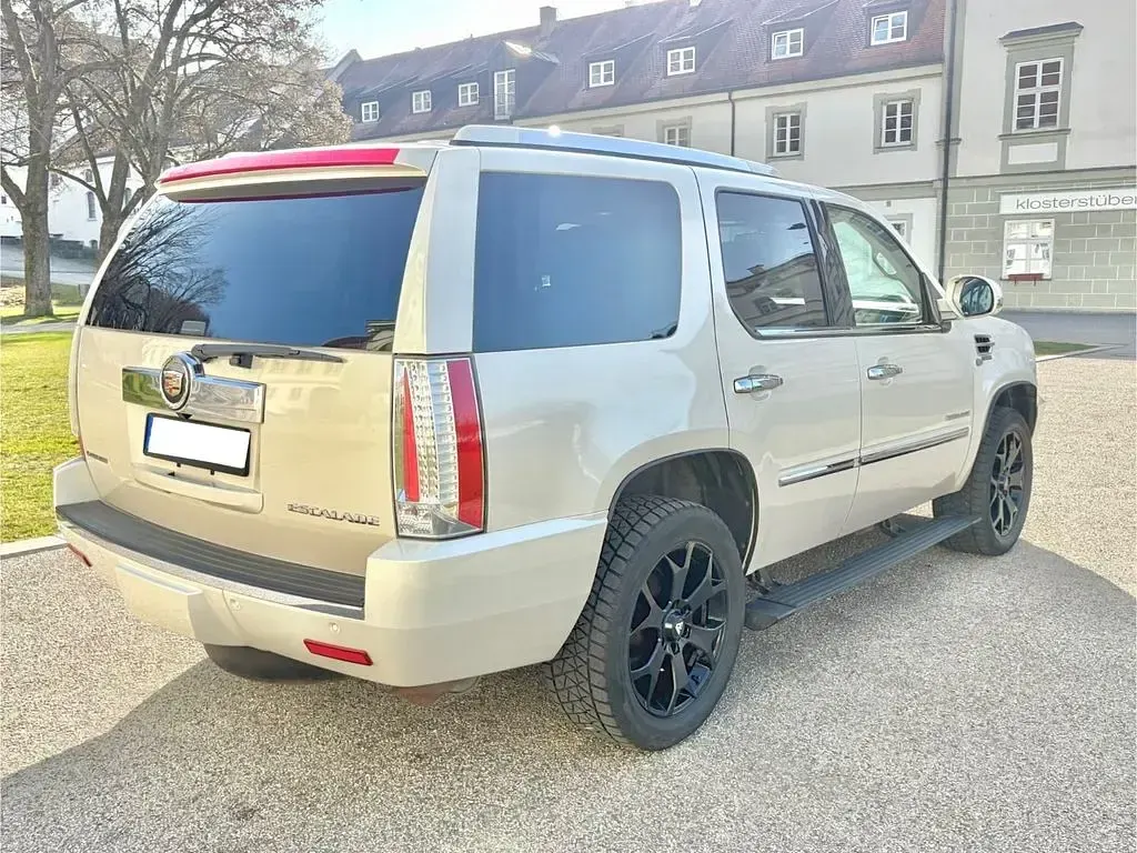 Gebraucht Cadillac Escalade 409 PS (300 kW) 2013 Weiß SUV