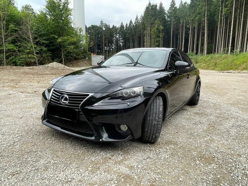 Schwarz Gebraucht 2013 Lexus IS300h Limousine | 13.000 € (Teuer) - Bild 1/4