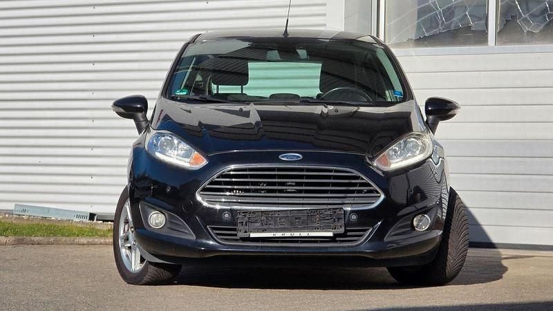 Gebraucht Ford Fiesta Titanium 101 PS (74 kW) 2014 Schwarz Kleinwagen