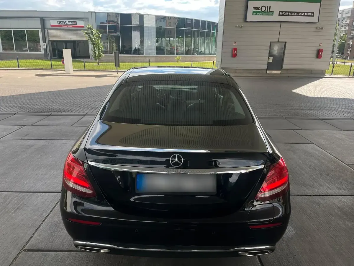 Gebraucht Mercedes E350 286 PS (210 kW) 2018 Schwarz Limousine