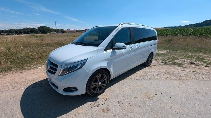 Weiß Gebraucht 2017 Mercedes V220 Avantgarde Edition Van / Kleinbus | 33.500 € (Superpreis) - Bild 1/4