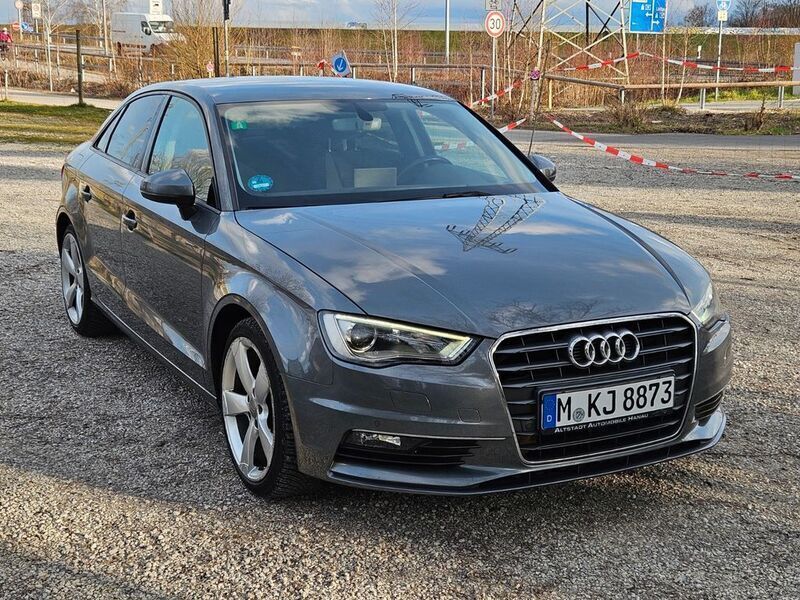 Grau Gebraucht 2016 Audi A3 Sport Limousine | 9.900 € (Fairer Preis) - Bild 1/4