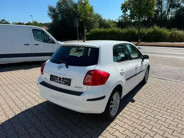 Gebraucht Toyota Auris Life 101 PS (74 kW) 2009 Andere Kleinwagen