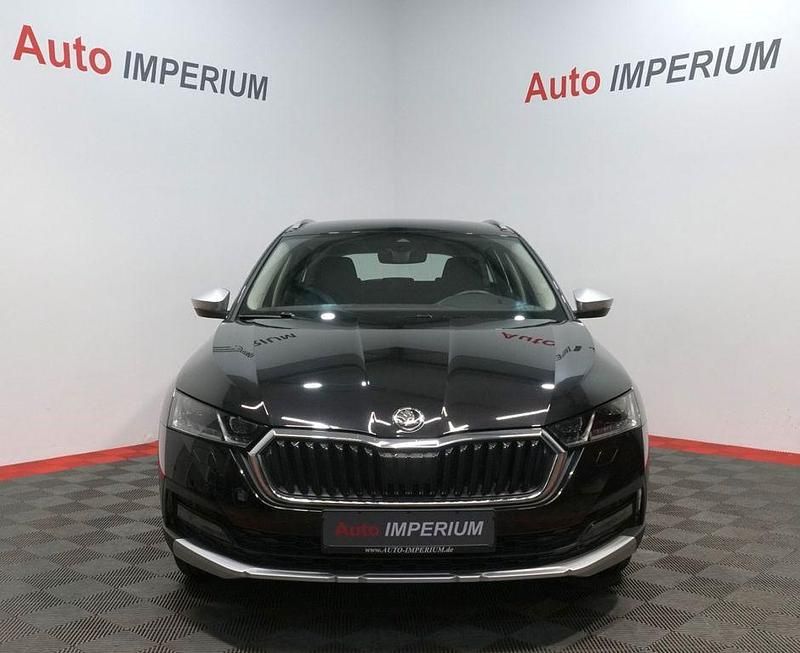 Gebraucht Skoda Octavia Scout 4x4 200 PS (147 kW) 2022 Black magic perleffekt Kombi