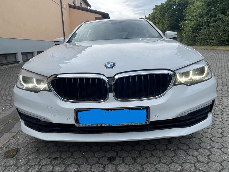 Gebraucht BMW 520 190 PS (139 kW) 2017 Weiß Kombi
