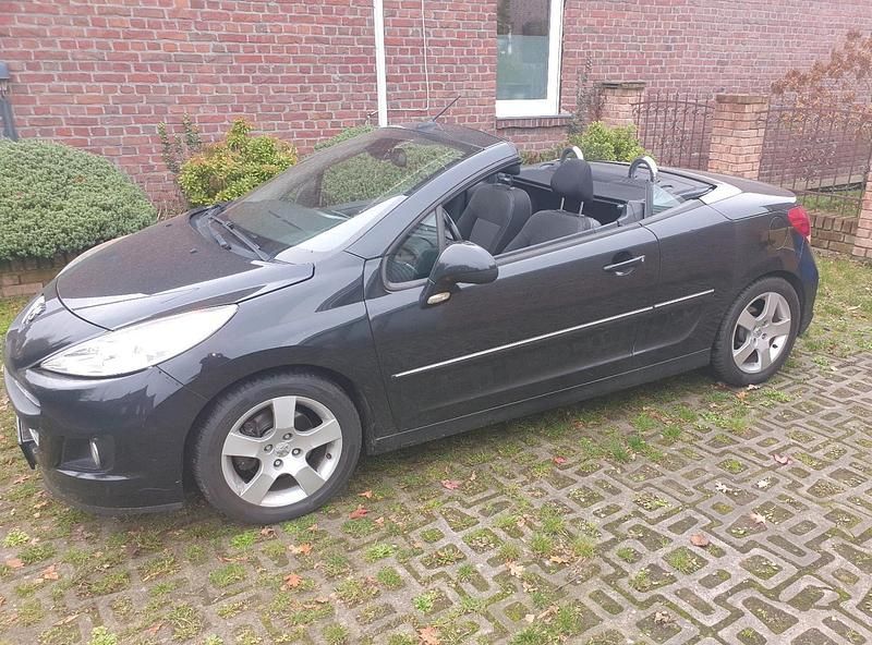 Schwarz Gebraucht 2010 Peugeot 207 CC Cabrio | 3.200 € (Guter Preis) - Bild 1/4