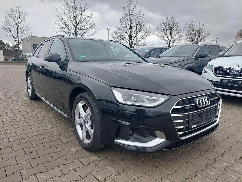 Gebraucht Audi A4 Advanced 204 PS (150 kW) 2022 Schwarz Kombi
