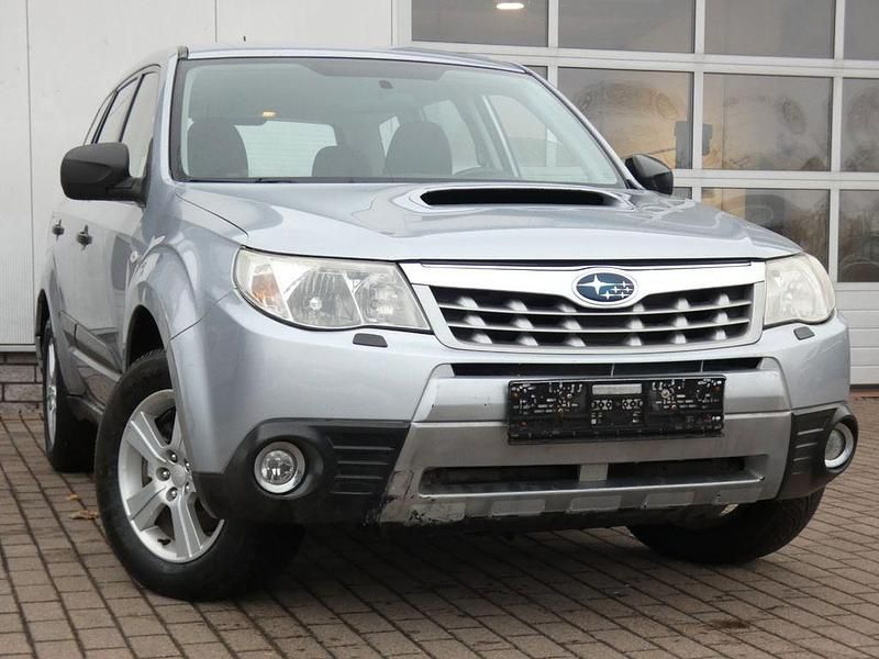 Gebraucht Subaru Forester Active 147 PS (108 kW) 2012 Silber SUV